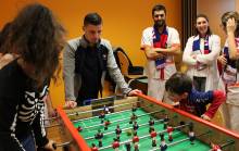 Frédéric Guilbert a pu participer au tournoi de baby-foot organisé pendant l'après-midi passée au Centre François Baclesse