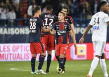 La satisfaction des joueurs du SM caen après avoir battu les amiénois la saison dernière, seule confrontation à d'Ornano en Ligue 1 Conforama entre les deux équipes
