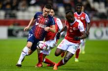 Jessy Deminguet était titulaire pour cette rencontre face au Stade de Reims, il a remplacé à la dernière minute Alexander Djiku tombé malade pendant le week-end