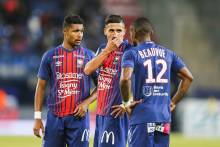 La discussion entre Fayçal Fajr, Claudio Beauvue et Yoël Armougom avant le coup-franc décisif sur le second but du Stade Malherbe