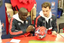 Les joueurs ont participé à une séance de dédicaces 