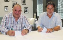 Jean-Luc Pignol et Fabrice Clément ont signé ensemble le renouvellement de convention entre l'association et la SASP