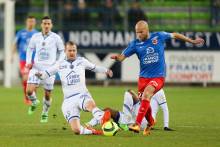 Alexandre Raineau face aux joueurs de l'ESTAC lors de la saison 2015 / 2016 