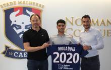 Jad Mouaddib aux côtés de Yohann Eudeline et Stéphane Nado après la signature de son premier contrat professionnel