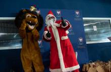 Ambiance fêtes de Noël dans les tribunes du stade Michel d'Ornano à l'occasion du dernier match de l'année 2019