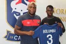Diabe Bolumbu accompagné de Djibi Diao, le responsable du recrutement au centre de formation du Stade Malherbe
