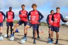 L'équipe d'Alexis Beka Beka et Johann Lepenant ont débuté leur journée par les défis football à Utah Beach