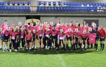 Ce sont près de 40 joueuses et salariées du Stade Malherbe Caen qui ont participé à la Rochambelle autour du stade Michel d'Ornano